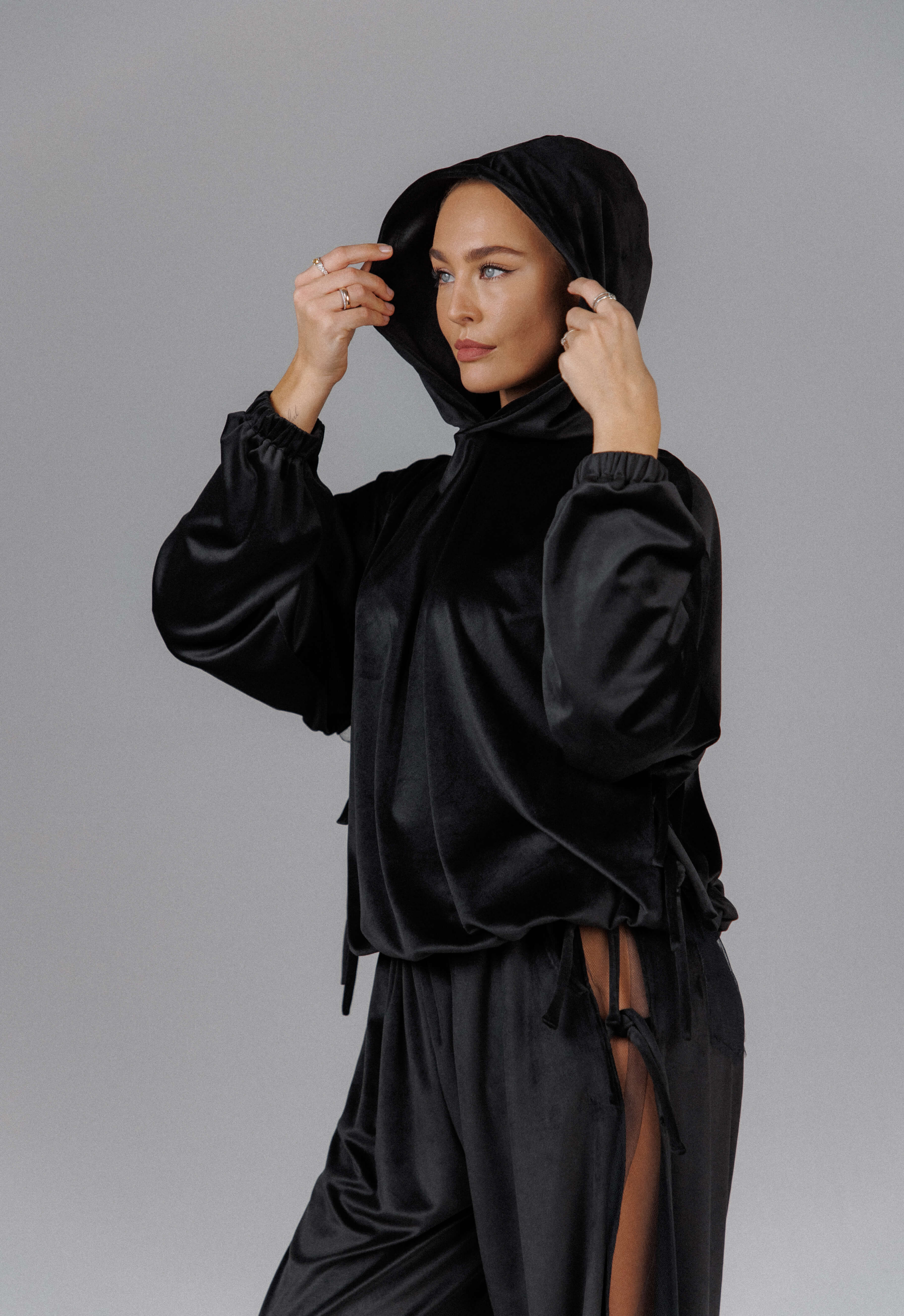 Eclipse Women's Cozy Velvet Set - Image 4
