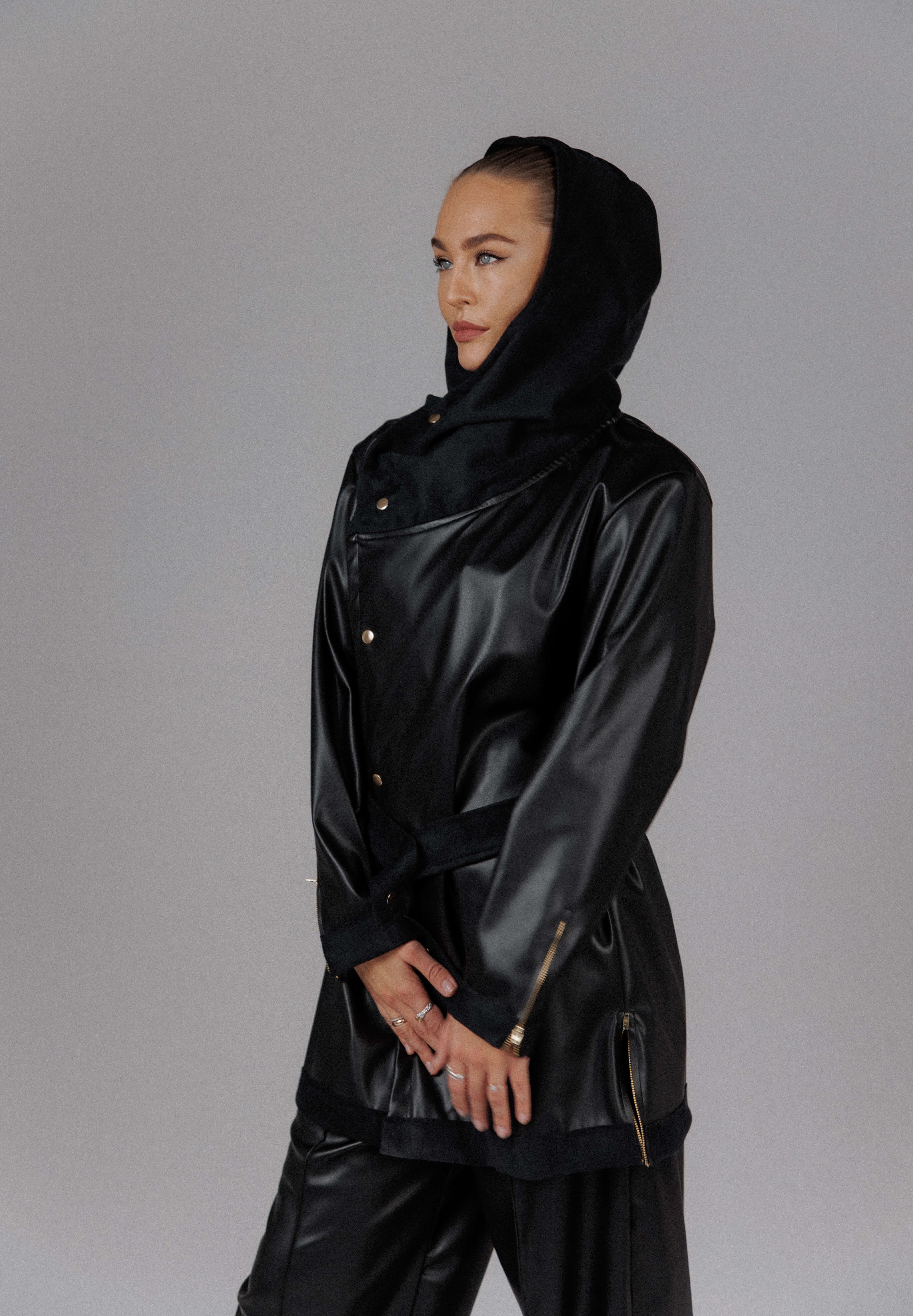 Eclipse Women's Hooded Leather Set - Image 5