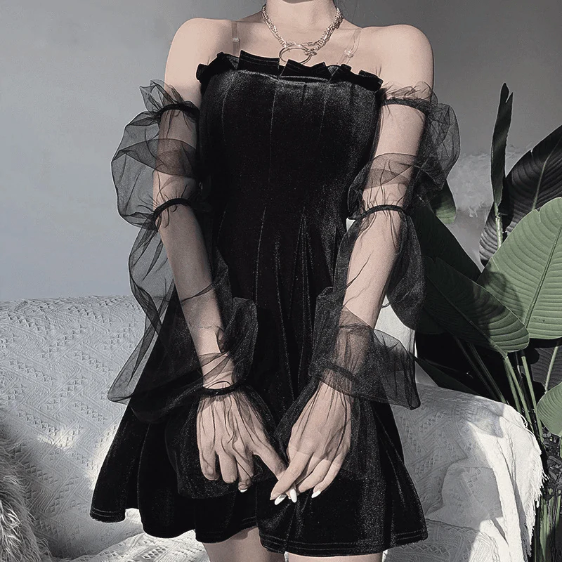 Women's Elegant Gothic Dress - Image 3